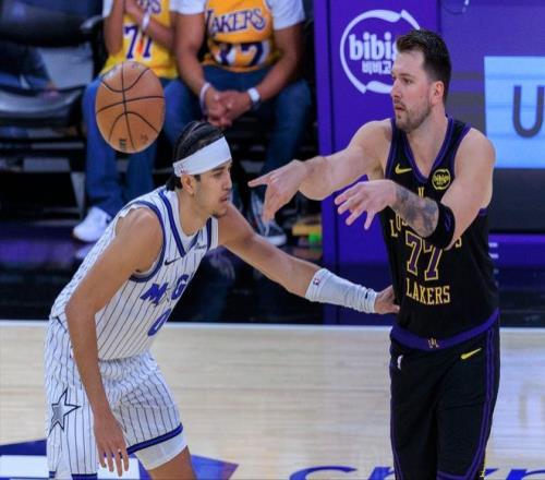 詹姆斯抓住,勇士传球失,完成快攻上,世界杯投注,2026世界杯,投注策略,赔率分析,体育博彩