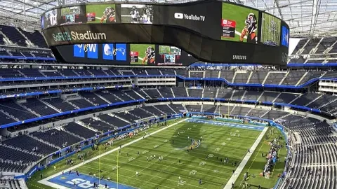 “五大联赛球星表现盘点：萨拉赫领跑，拉菲尼亚与帕尔默同样亮眼”